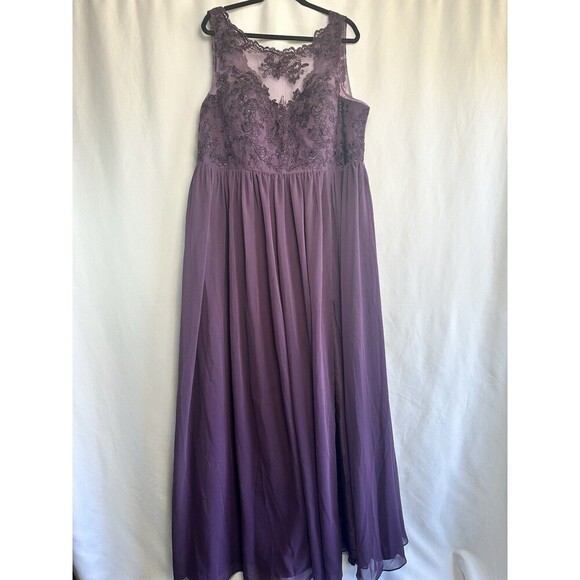 NWT Azazie Woman’s Plus Size A24 Mother of the Bride/Groom 24W - Picture 1 of 16